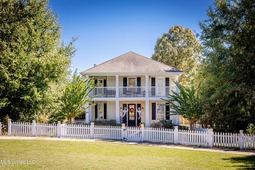 13076 Pine Vly, Biloxi, MS, 39532-3716 | Card Image