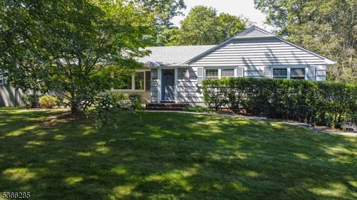 16 Dale Dr, Chatham Twp, NJ, 07928-1638 | Card Image