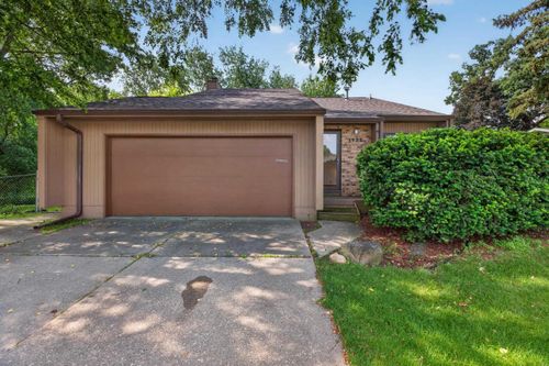 1925 Wembley Rd, Waterloo, IA, 50701-1666 | Card Image