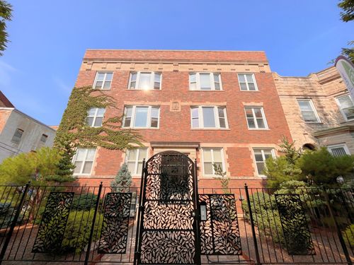 4240 S Calumet Ave, Chicago, IL, 60653-3293 | Card Image