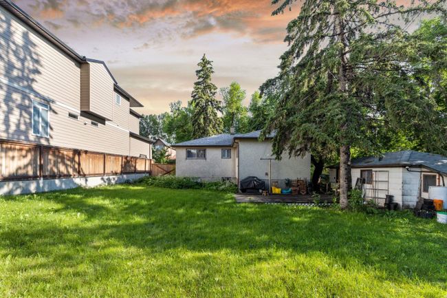 410 29 Avenue Ne, Home with 4 bedrooms, 2 bathrooms and 2 parking in Calgary AB | Image 5