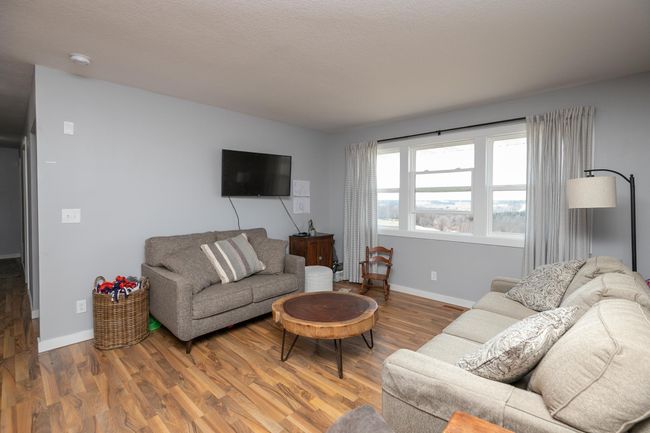 Family Room | Image 36