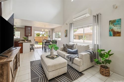 193-94-1066 Kikepa St, Waipahu, HI, 96797-5528 | Card Image