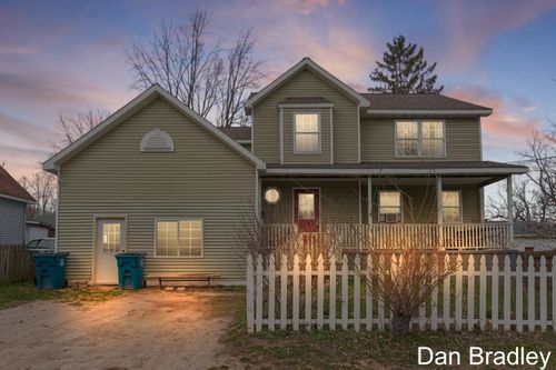 213 Lake St, Crystal, MI, 48818-9746 | Card Image