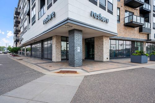 1700 Plymouth Road, Minnetonka, MN, 55305 | Card Image