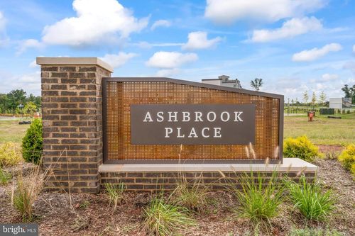 20364 Newfoundland Sq, ASHBURN, VA, 20147-6352 | Card Image