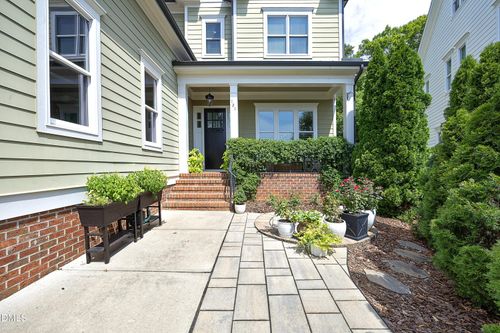 121 Ruskin Dr, Chapel Hill, NC, 27516-6109 | Card Image