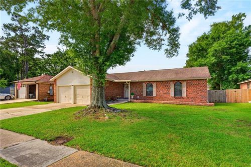 145 Greencrest Dr, Slidell, LA, 70458-5105 | Card Image