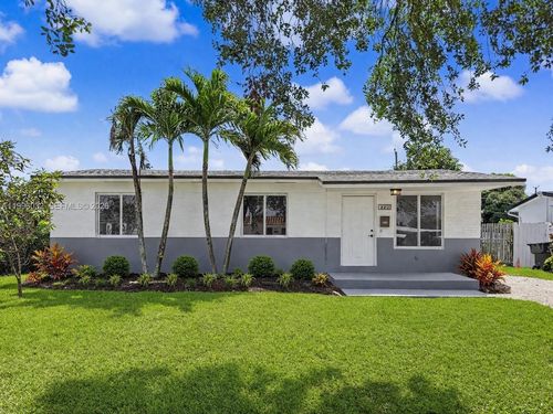7720 Hope St, Hollywood, FL, 33024-2526 | Card Image