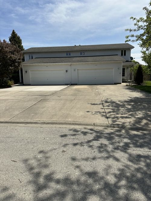 1-1326 Post Oak Ct, Crest Hill, IL, 60403-3194 | Card Image