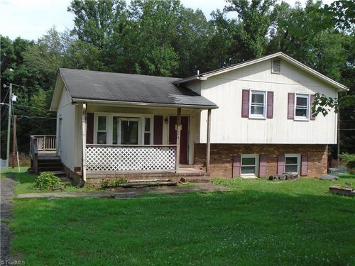 134 Scarlet Ln, Mount Airy, NC, 27030-8469 | Card Image