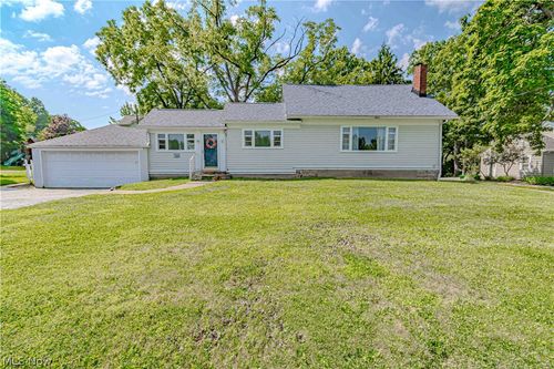 1684 Graham Rd, Silver Lake, OH, 44224-3152 | Card Image