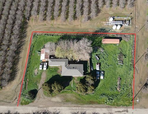 449 Center Rd, Vernalis, CA, 95385-9714 | Card Image