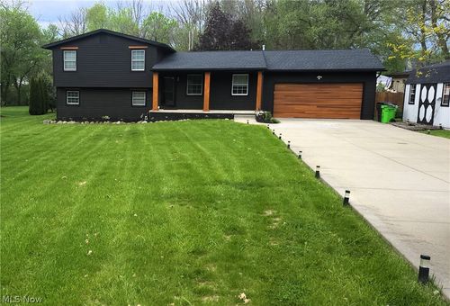 3525 Balsamwood Blvd Nw, Uniontown, OH, 44685-9101 | Card Image