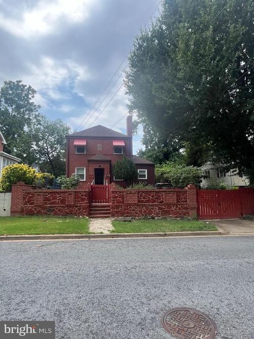 5201 Varnum St, BLADENSBURG, MD, 20710-1337 | Card Image