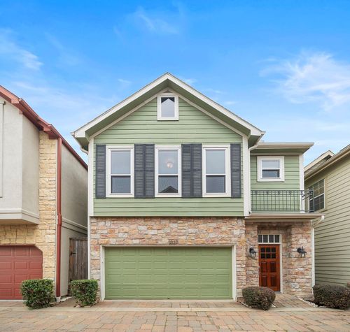 2927 Clinton Dr, Houston, TX, 77020-8403 | Card Image