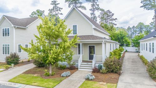 420 Manning Sq, Southern Pines, NC, 28387-5075 | Card Image