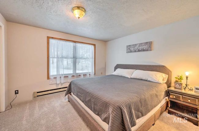 8392 Highway 21, House other with 4 bedrooms, 2 bathrooms and 2 parking in Lowman ID | Image 7