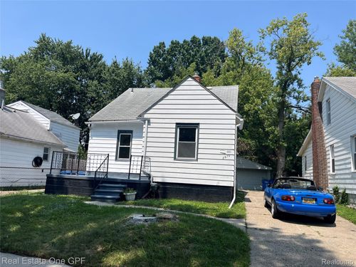 8679 Chalmers Ave, Warren, MI, 48089-2435 | Card Image