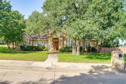 704 Red Oak Smt, Crowley, TX, 76036-3905 | Card Image