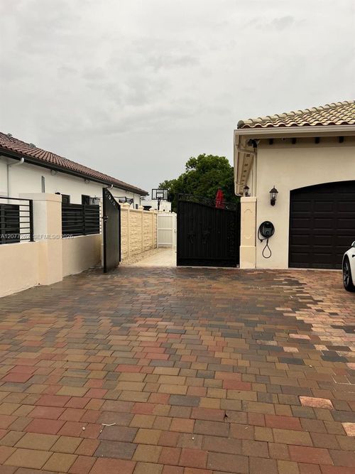 rear-12241 Sw 81st Terrace, Miami, FL, 33183 | Card Image