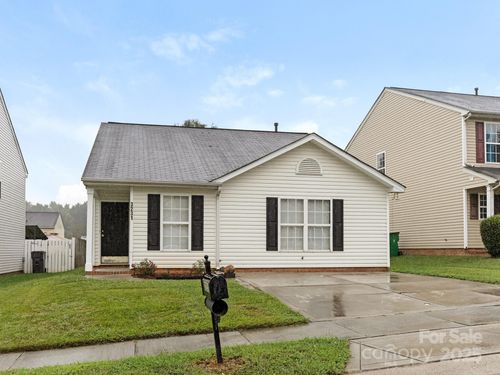 3231 Richway Ct, Charlotte, NC, 28216-3171 | Card Image