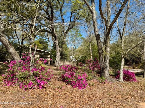 777 Moanalua Way, Diamondhead, MS, 39525 | Card Image