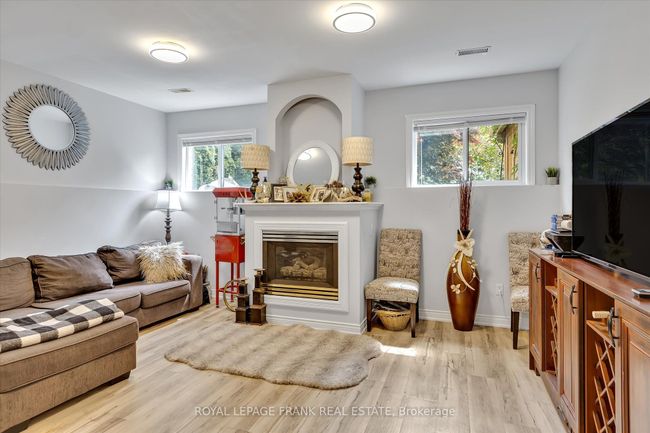 999 Baker St, House other with 5 bedrooms, 3 bathrooms and 2 parking in Peterborough ON | Image 28