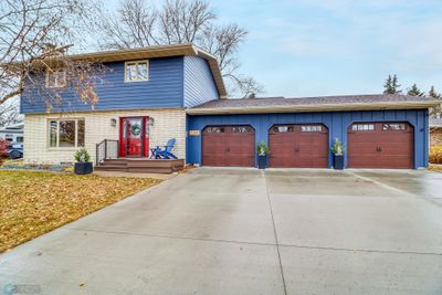 Longfellow 2 story 3 car garage | Image 1