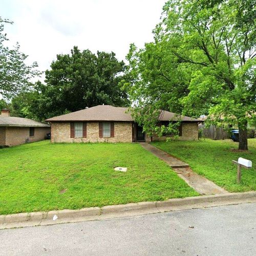 216 Churchill Ave, Corsicana, TX, 75110-1801 | Card Image