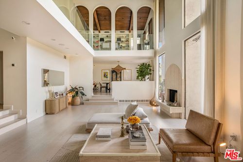2299 Gloaming Way, Beverly Hills, CA, 90210 | Card Image