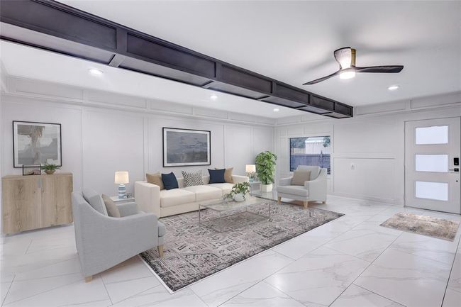 Virtual staging - amazing welcoming area. | Image 8