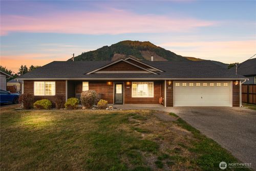 810 Sauk Ave, Darrington, WA, 98241-7725 | Card Image