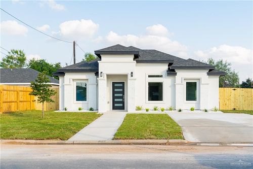 112 S 3rd St, Donna, TX, 78537-3008 | Card Image