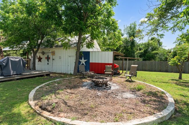 1922 W Lake Dr, House other with 3 bedrooms, 2 bathrooms and 6 parking in Taylor TX | Image 35
