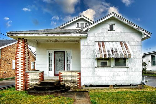 109 West Ave, Napoleonville, LA, 70390-3117 | Card Image