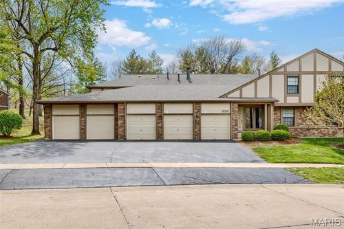 unit-1-2315 Seven Pines Dr, Saint Louis, MO, 63146-2254 | Card Image