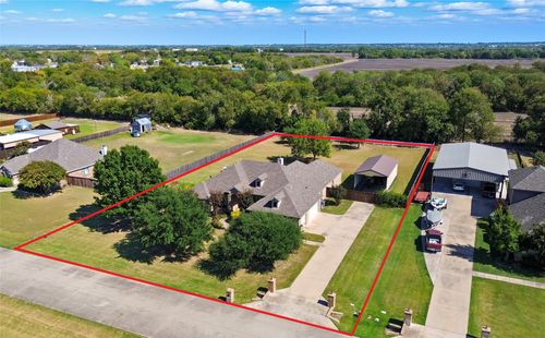 990 Harmony Cir, Nevada, TX, 75173-8123 | Card Image