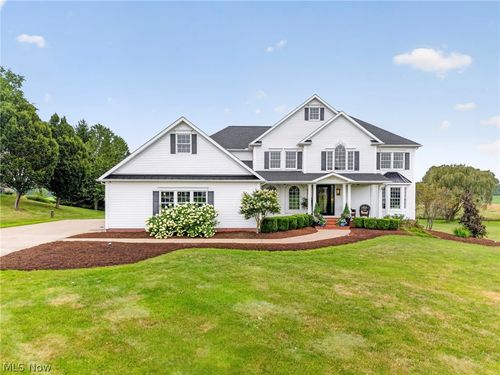10276 Wolf Avenue Ne, Hartville, OH, 44632 | Card Image