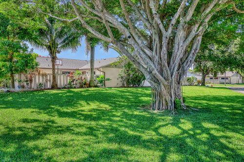 8184 Ambach Way, Hypoluxo, FL, 33462-6152 | Card Image