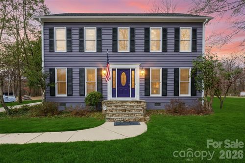 8230 Quail Hollow Dr, Harrisburg, NC, 28075-9641 | Card Image