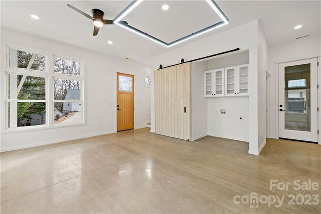 Modern, low energy lighting and features. | Image 9