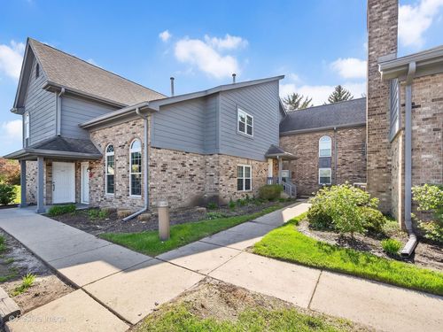135-43 Foxcroft Rd, Naperville, IL, 60565-2048 | Card Image
