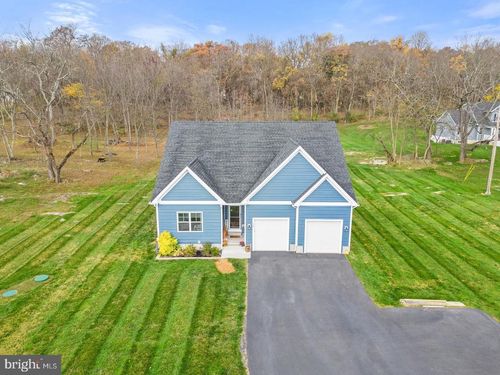 126 W Blakeley Dr, CHARLES TOWN, WV, 25414-5171 | Card Image