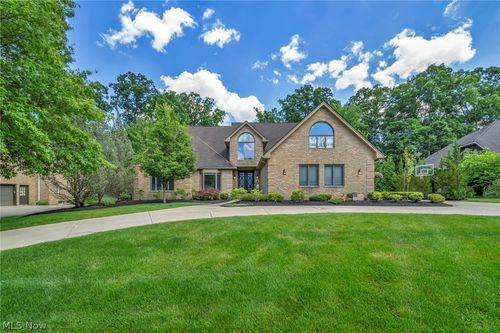 8536 Timber Trl, Brecksville, OH, 44141-1774 | Card Image