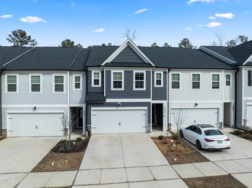 6922 Doddridge Lane, Cary, NC, 27519 | Card Image