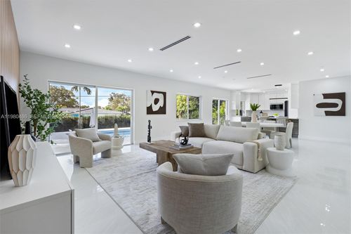 1840 Ne 199th St, Miami, FL, 33179-3120 | Card Image