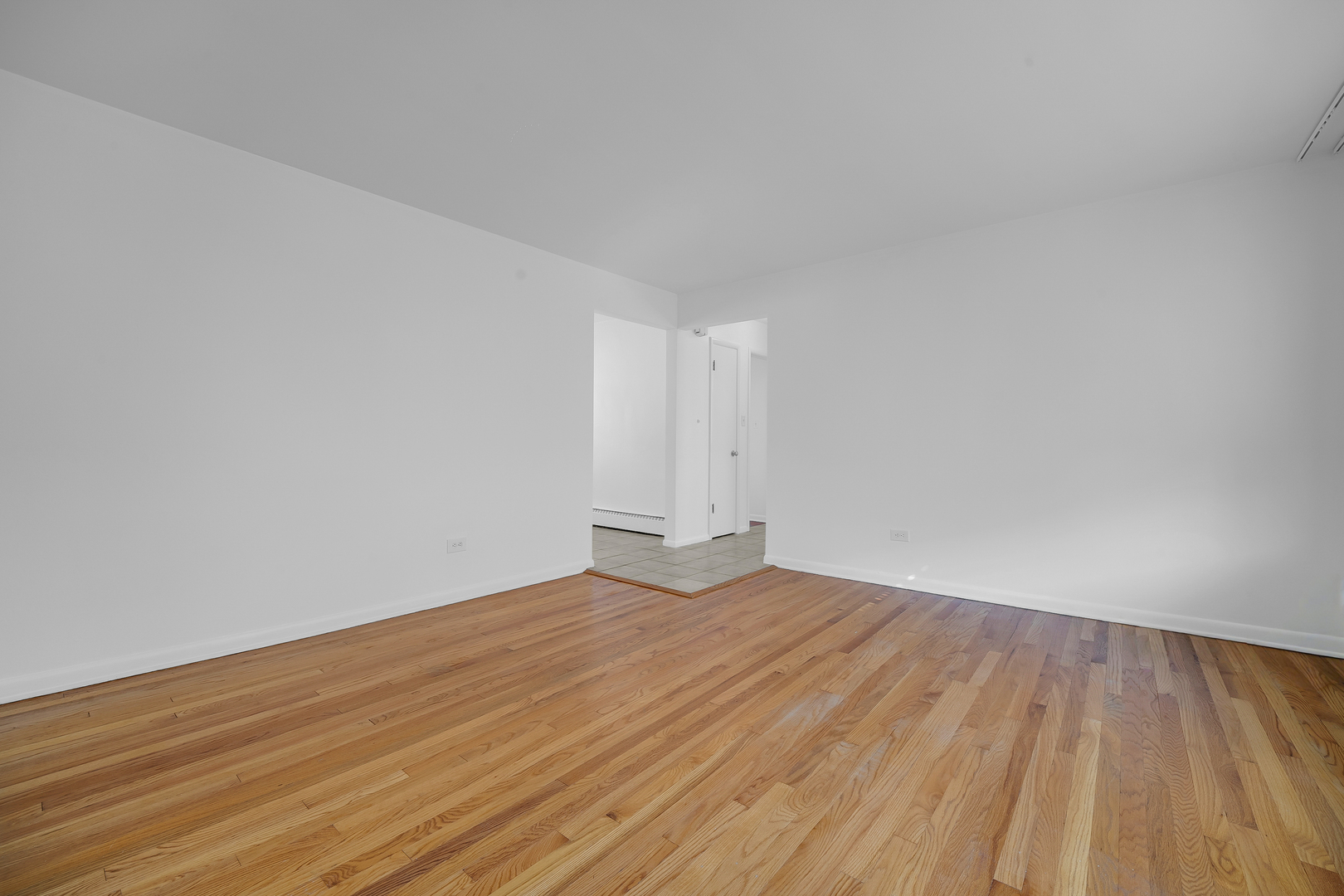 Residential Lease in Elmwood Park