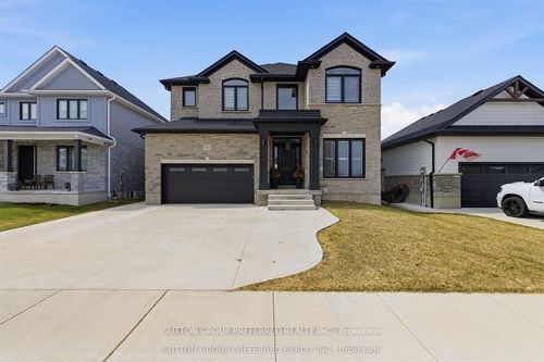 105 Harvest Lane, Dorchester, ON, N0L1G2 | Card Image