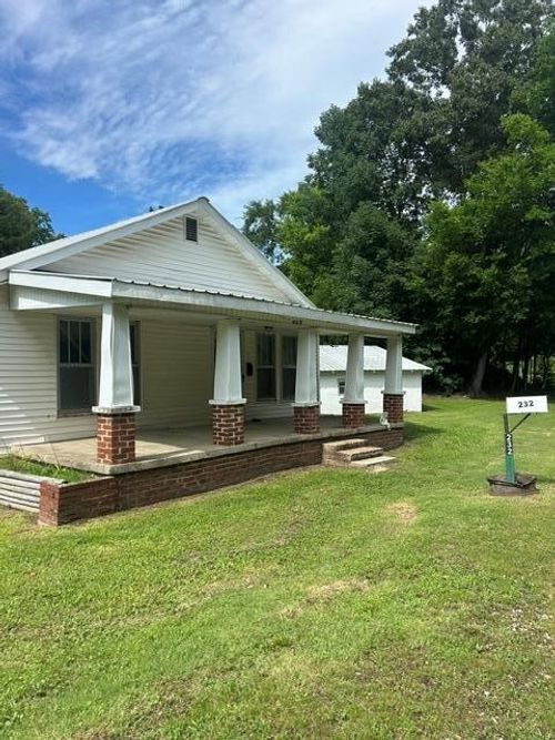 232 Natchez Trace Rd, Camden, TN, 38320-1612 | Card Image